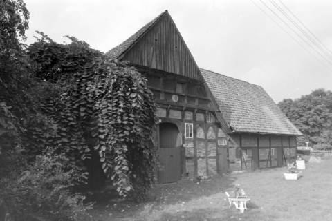 ARH NL Mellin 01-016/0024, Baudenkmal Dorfstraße 66 in Isernhagen K. B. vor seiner Sanierung, um 1978