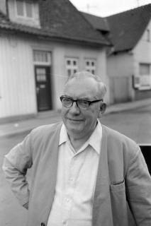 ARH NL Mellin 01-024/0007, Walter Rückriem, ehemaliger Bäckermeister und Stadtbrandmeister in Burgdorf, 1971
