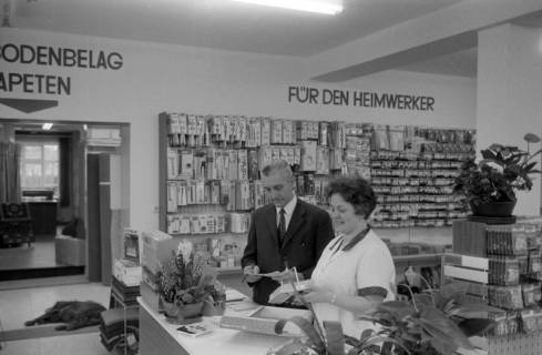 ARH NL Mellin 01-026/0018, Malerei und Fachgeschäft Georg Reimann, Bissendorf, um 1976