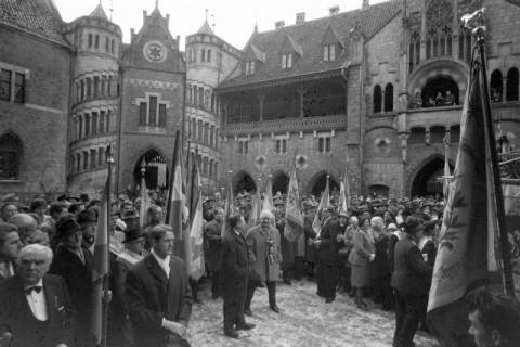 ARH NL Mellin 01-063/0008, Schützen? oder Welfenbund? in der Marienburg, ohne Datum