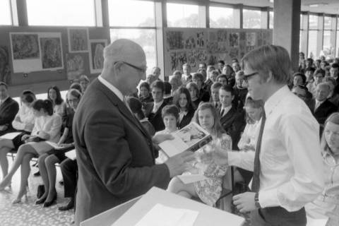 ARH NL Mellin 01-076/0012, Zeugnisübergabe?, Großburgwedel, ohne Datum