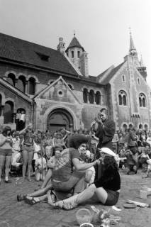 ARH NL Mellin 01-128/0020, Veranstaltung vor der Burg Dankwarderode, Braunschweig, ohne Datum