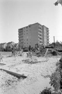ARH NL Mellin 01-175/0013, Kinder auf einem Spielplatz, ohne Datum