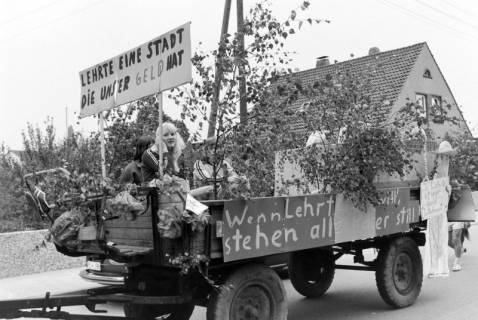 ARH NL Mellin 01-176/0011, Festzug, Sievershausen, ohne Datum