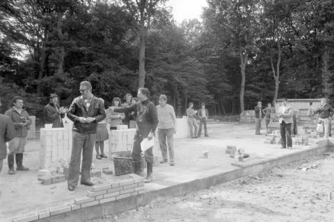 ARH NL Mellin 01-177/0019, Eröffnungsfeier? einer Baustelle, ohne Datum