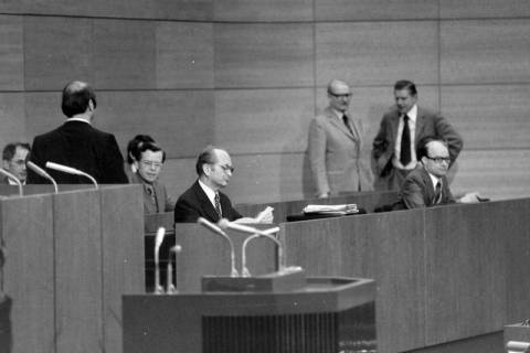ARH NL Mellin 01-191/0002, Eine Sitzung im Niedersächsischen Landtag, ohne Datum