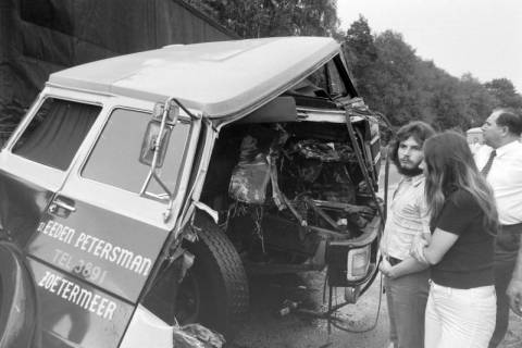 ARH NL Mellin 02-009/0019, Unfall eines Holztransporters mit einem anderen Transporter auf der Autobahn, ohne Datum