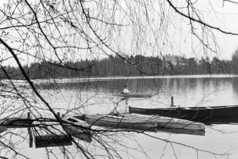 ARH NL Mellin 02-015/0004, Paddelboote am Würmsee, Burgwedel, ohne Datum
