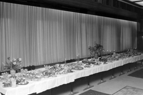 ARH NL Mellin 02-031/0020, Buffet bei einer festlichen Veranstaltung, ohne Datum