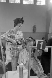 ARH NL Mellin 02-041/0016, Wettbewerb(?) der Friseure, ohne Datum