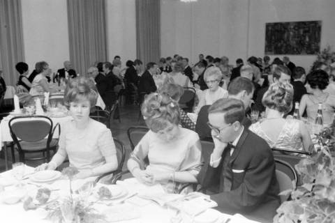 ARH NL Mellin 02-051/0014, Personen beim Presseball im Hannover Congress Centrum (HCC), Hannover, 1979