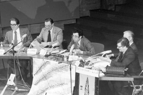 ARH NL Mellin 02-055/0016, Herr Dr. Gaede, Herr Prof. Dr. ...undeshagen, Herr Dr. Kloeppel, Herr Dr. Tsch...? und Herr Dr.? Soyka als Redner bei einer Veranstaltung bezüglich des Plutonium-Reaktors Lingen, zwischen 1978/1980