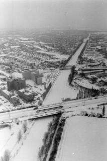 ARH NL Mellin 02-057/0007, Blick auf die verschneite Gegend um die Mittellandkanalbrücke an der Vahrenwalder Straße, Vahrenwald, ohne Datum