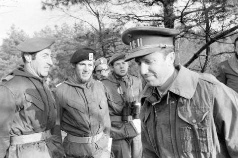 ARH NL Mellin 02-065/0010, Männer des belgischen? Militärs bei einer Übung?, ohne Datum