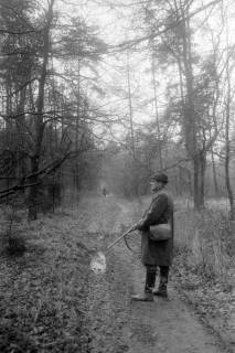ARH NL Mellin 02-074/0008, Jäger im Wald, ohne Datum