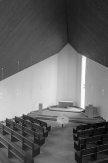 ARH NL Mellin 02-090/0012, Innenraum der Kirche der Martin-Luther-Kirchengemeinde, Ehlershausen, nach 1966