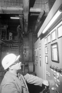 ARH NL Mellin 02-091/0008, Industriearbeiter bei der Arbeit(?), ohne Datum