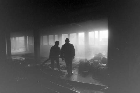 ARH NL Mellin 02-097/0004, Gebäudeinneres nach einem Brand, ohne Datum