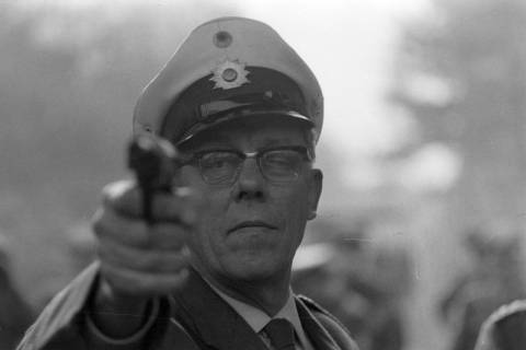 ARH NL Mellin 02-130/0013, Polizei an einem Schießstand, um 1975
