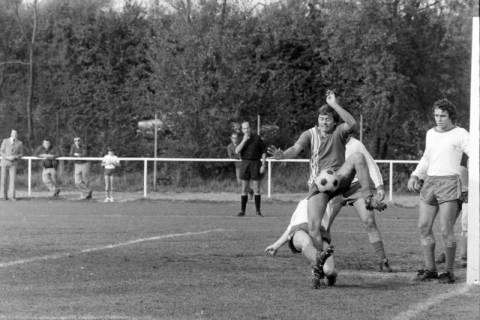 ARH NL Mellin 02-154/0013, Fußballspiel, um 1975