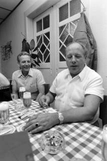 ARH NL Mellin 02-158/0003, In einer Gaststätte, um 1975