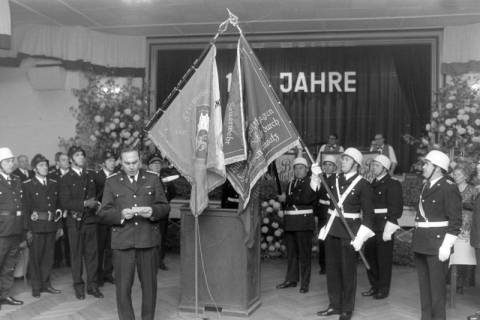 ARH NL Mellin 02-158/0011, Jubiläumsfeier zum 100-jährigen Bestehen der Feuerwehr Burgdorf(?), wohl 1971