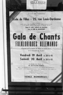 ARH NL Mellin 02-164/0002, Aushängendes Plakat für die Gala mit deutschen Volksliedern, aufgeführt vom Schulchor aus Burgdorf, Vanves, ohne Datum