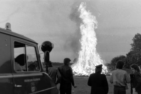 ARH NL Mellin 02-198/0011, Osterfeuer(?), um 1970