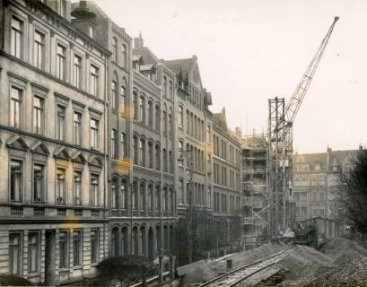 ARH Slg. Mütze 111, Baustelle des Luftschutzbunkers Friesenstraße, Oststadt, 1942