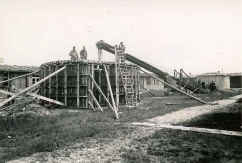 ARH Slg. Mütze 132, Baustelle eines Splitterbunkers, Bothfeld, vor 1945