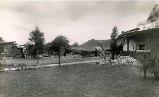 ARH Slg. Mütze 223, Eingestürztes Lagerhaus in der Bothfelder Straße, List, nach 1943