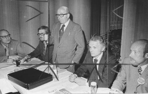 ARH Slg. Bartling 245, Fritz Logemann, MdB (FDP), parlamentarischer Staatssekretär im Bundesministerium für Ernährung, Landwirtschaft und Forsten, besucht Mariensee, 1974
