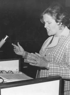 ARH Slg. Bartling 246, Hanna-Renate Laurien, Staatssekretärin in der Regierung des Ministerpräsidenten von Rheinland-Pfalz Helmut Kohl in Neustadt am Rübenberge, 1973