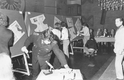 ARH Slg. Bartling 253, Politisches Forum im FZZ, um 1980