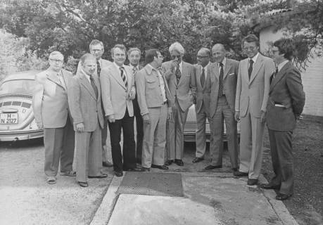 ARH Slg. Bartling 277, Gruppenbild mit Jesco von Puttkamer, Raumfahrtingenieur und Buchautor, in Neustadt am Rübenberge, um 1974