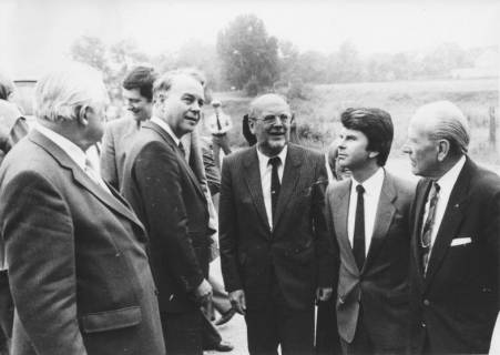 ARH Slg. Bartling 280, Ernst Albrecht, Ministerpräsident (CDU), im Kreis von CDU-Politikern aus Neustadt am Rübenberge, um 1980