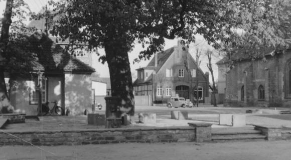 ARH Slg. Bartling 504, Kirchplatz, um 1950