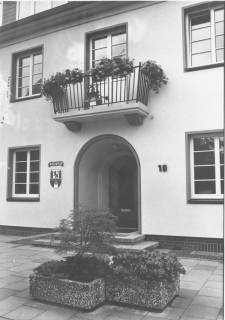 ARH Slg. Bartling 521, Rathaus an der Theodor-Heuss-Straße 18, um 1970