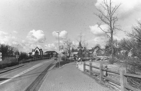 ARH Slg. Bartling 639, Herzog-Erich-Allee, Blick von der Löwenbrücke nach Westen auf die Liebfrauenkirche und das Amtsgericht, um 1980