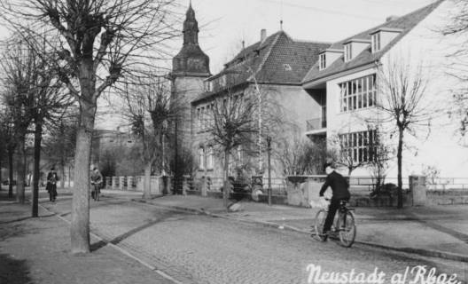 ARH Slg. Bartling 641, Mittelschule an der Lindenstraße mit Kopfsteinpflaster, um 1970