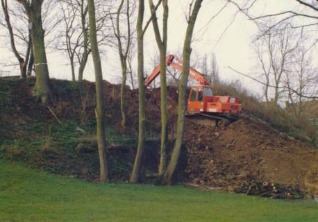 ARH Slg. Bartling 740, Erdarbeiten mit Bagger am Erichsberg, Neustadt a. Rbge., um 1985