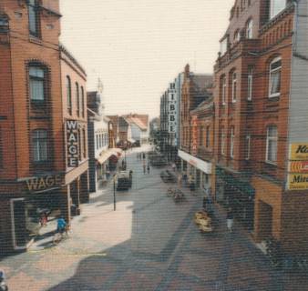 ARH Slg. Bartling 749, Blick von der Kreuzung Nienburger Straße in die Marktstraße nach Osten, Neustadt a. Rbge., um 1980