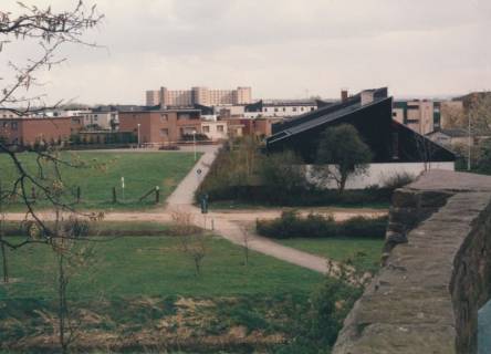ARH Slg. Bartling 783, Silbernkamp, Blick von der Schlossbastion über das Wohngebiet nach Süden zum Kreis-Krankenhaus, um 1980