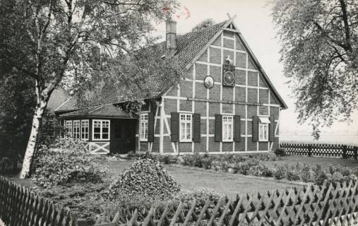 ARH Slg. Bartling 1018, Schulze-Lohhof, Hofgebäude mit Fachwerkgiebelwand, Büren, 1974