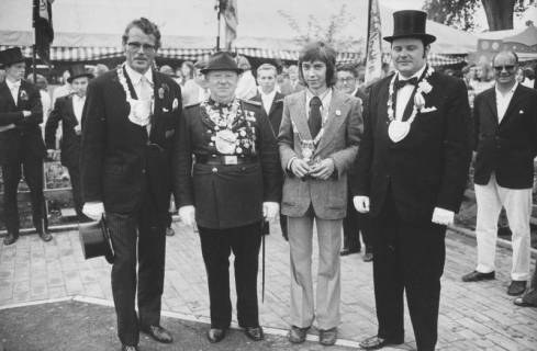ARH Slg. Bartling 1476, Gruppenfoto von Schützen, Neustadt a. Rbge, 1974