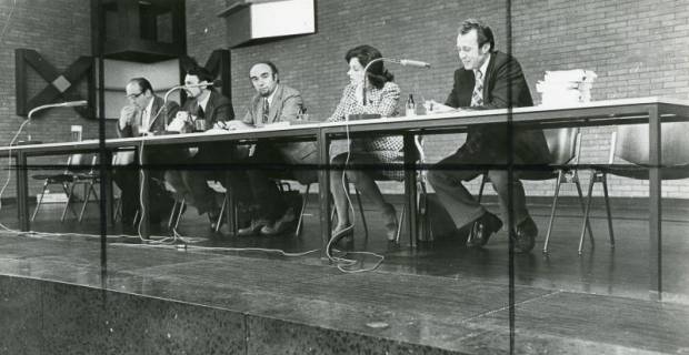 ARH Slg. Bartling 2843, Podiumsdiskussion über die Schulreform im Bürgersaal des FZZ, Neustadt a. Rbge., 1974