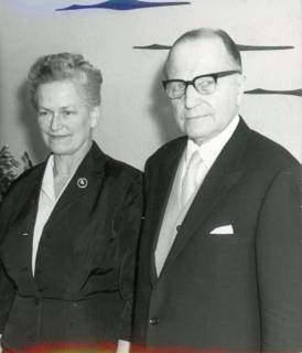 ARH Slg. Bartling 3634, Doppelporträt von Dr. Fritjof Kuhse und Frau Erika, Frontalansicht, um 1975