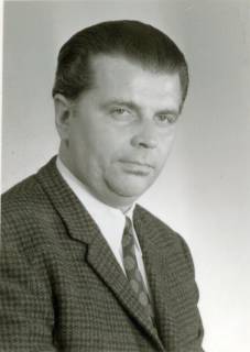 ARH Slg. Bartling 3850, Passbild Gerhard Bruns, Musiklehrer, Bordenau, um 1980