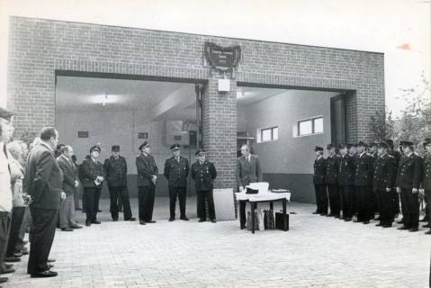 ARH Slg. Bartling 4011, Einweihung der neuen Fahrzeughalle der Feuerwehr, am Tisch Georg Jandritza, Ratsherr, Esperke, 1972