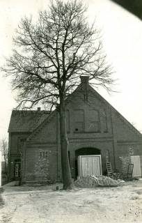 ARH Slg. Bartling 4267, Umbau der Pfarrhausscheune, Blick auf die Giebelfront, Helstorf, 1974